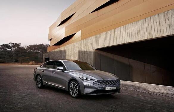 外觀徹底變了！起亞全新K8官圖發(fā)布 能和寶馬5系“對打”