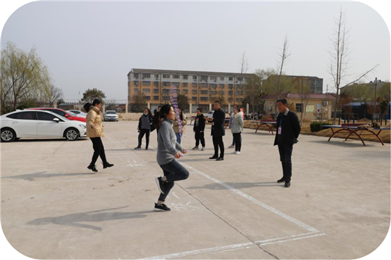 濱?？h五汛鎮(zhèn)中心小學舉行慶祝第111個國際三八婦女節(jié)活動